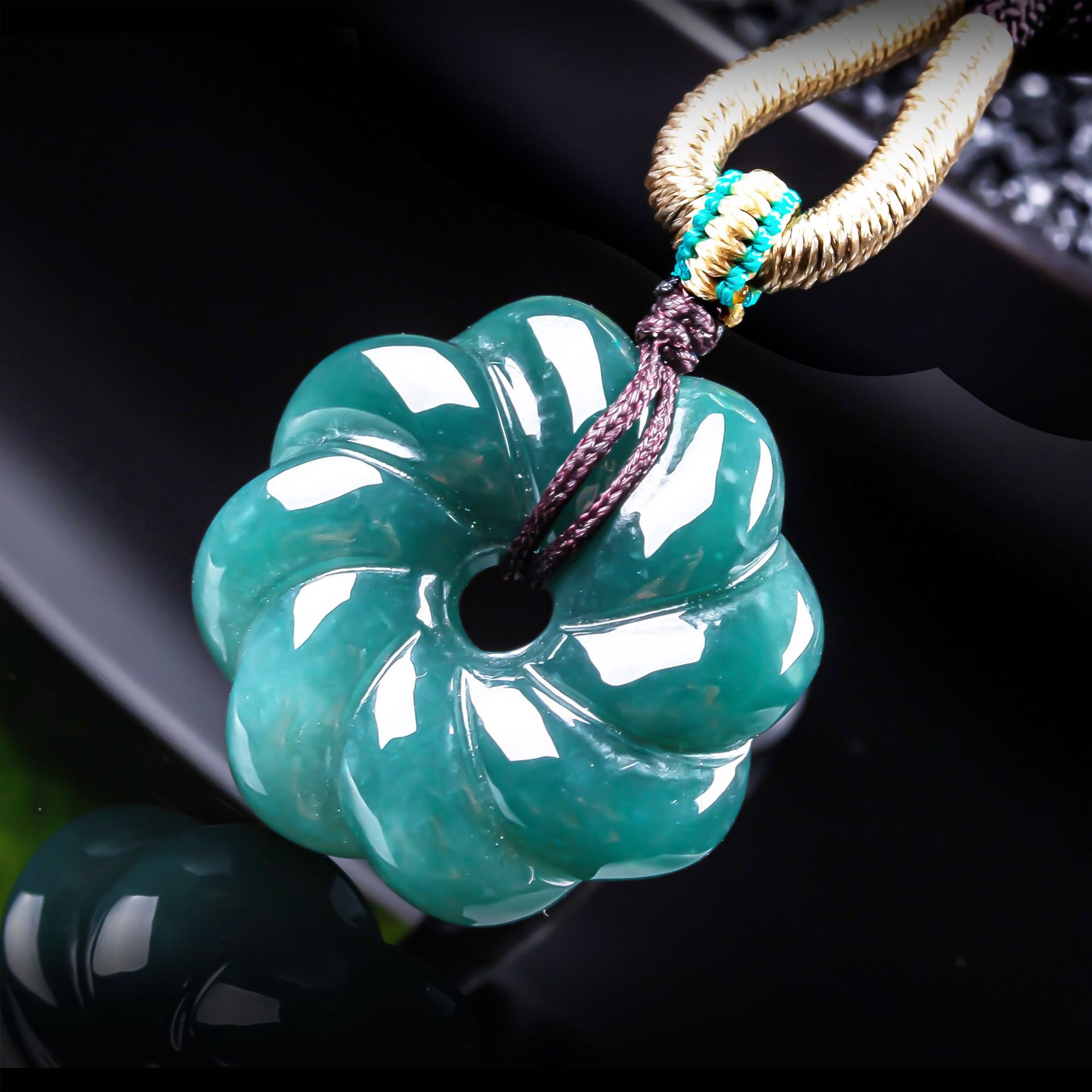 Natural Burmese Jadeite Flower - Jewelry & Watches Sp Z Oo Janów Lubelski 评论和价格